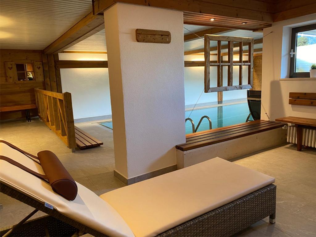 Haus Jaeger Ferienwohnungen Mit Indoor-Pool Inkl. Chiemgaukarte Ruhpolding Exterior photo